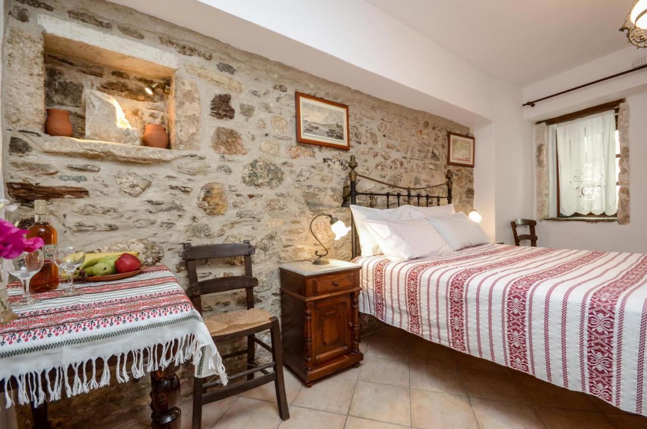 Venetiko Apartments Naxos City Экстерьер фото