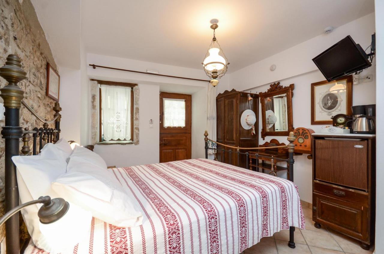 Venetiko Apartments Naxos City Экстерьер фото