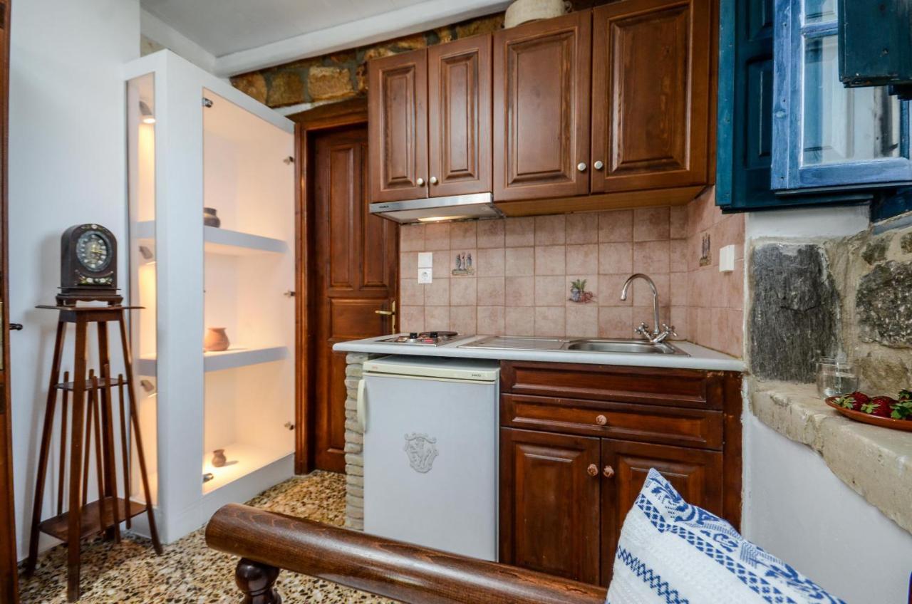 Venetiko Apartments Naxos City Экстерьер фото