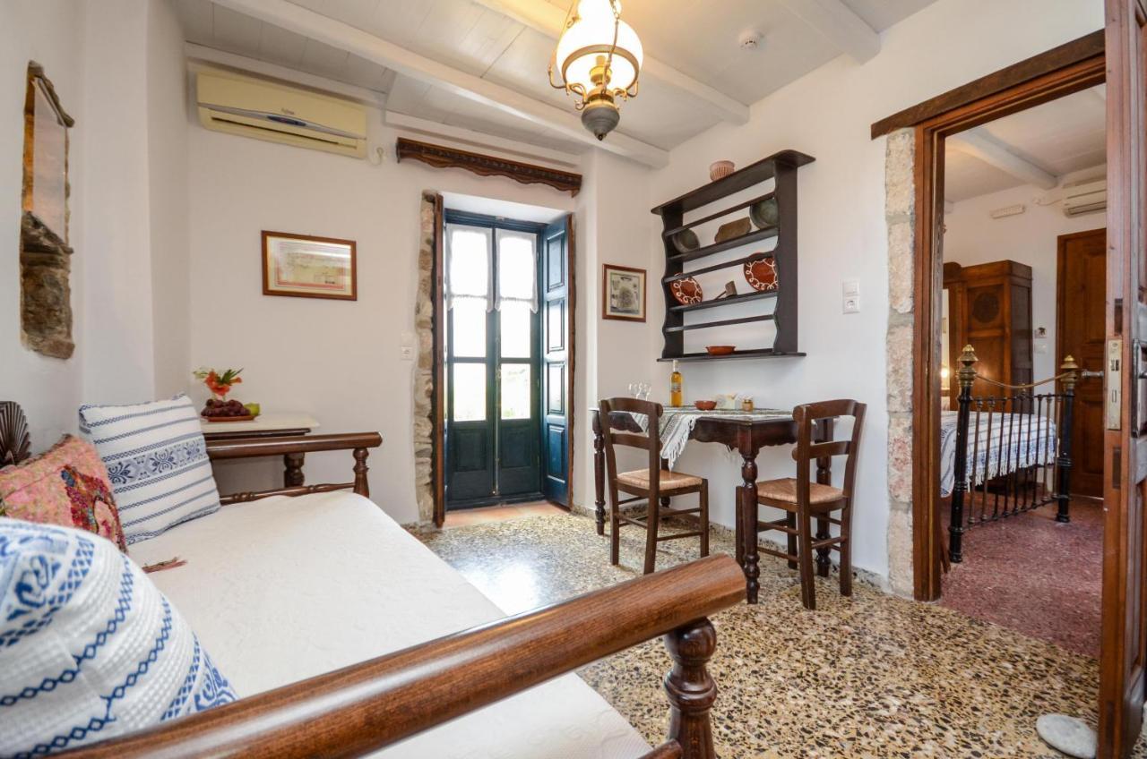 Venetiko Apartments Naxos City Экстерьер фото