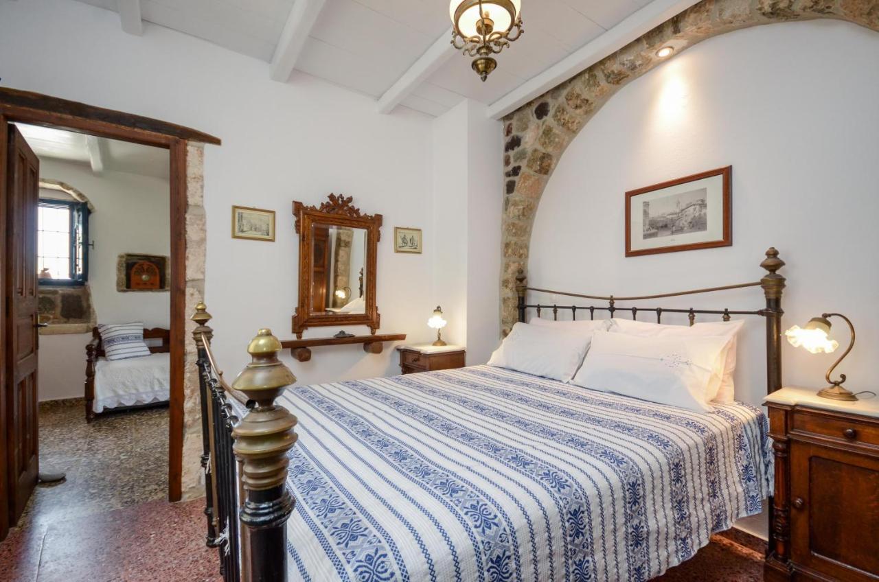 Venetiko Apartments Naxos City Экстерьер фото