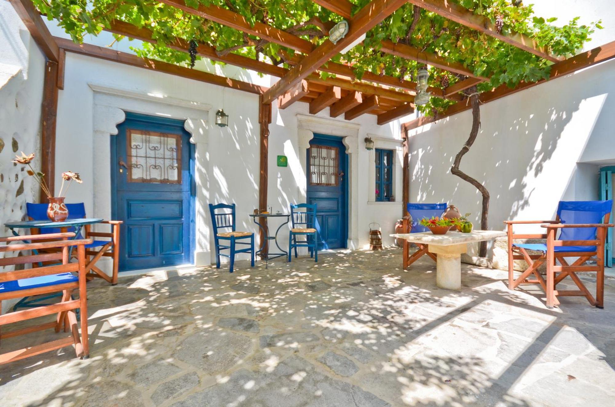 Venetiko Apartments Naxos City Экстерьер фото